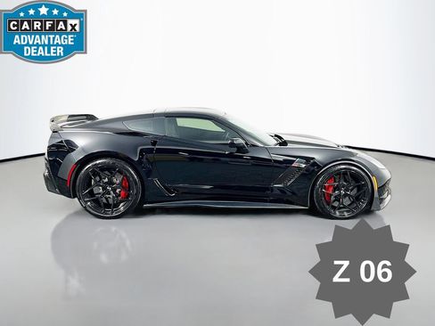 Used 2015 Chevrolet Corvette Z06 w/ Z07 Performance Package RWD image 4