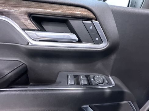 Used 2022 Chevrolet Silverado 1500 LT image 12