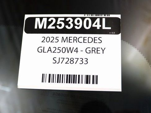 Certified 2025 Mercedes-Benz GLA 250 4MATIC image 32