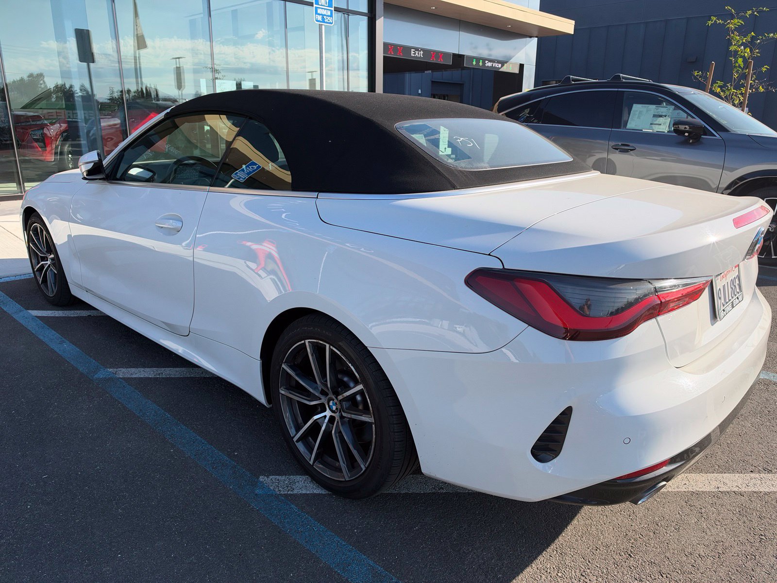 Used 2024 BMW 430i Convertible RWD image 3