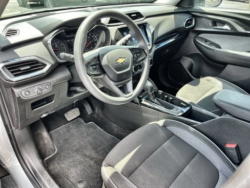Used 2023 Chevrolet TrailBlazer LT w/ Convenience Package FWD image 10