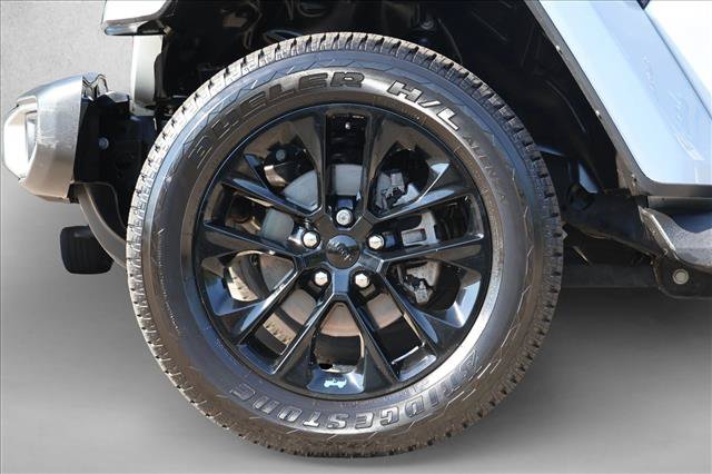 Used 2023 Jeep Wrangler Unlimited Sahara w/ Cold Weather Group AWD/4WD image 9