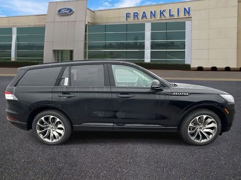 New 2026 Lincoln Aviator AWD w/ Jet Appearance Package image 8