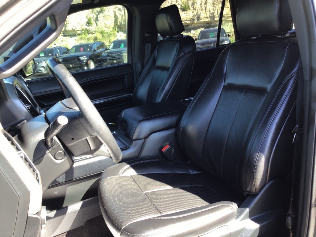 Used 2020 Ford Expedition XLT w/ Equipment Group 202A AWD/4WD image 10