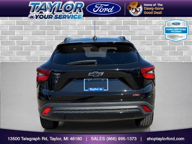 Used 2025 Chevrolet Trax RS w/ Sunroof Package FWD image 4