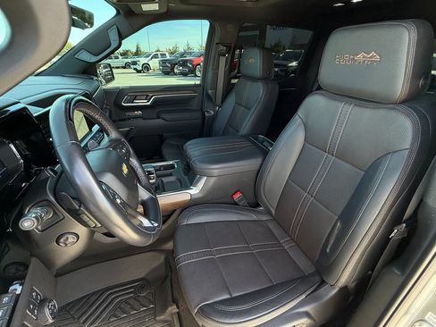 Certified 2025 Chevrolet Silverado 1500 High Country w/ Technology Package image 27