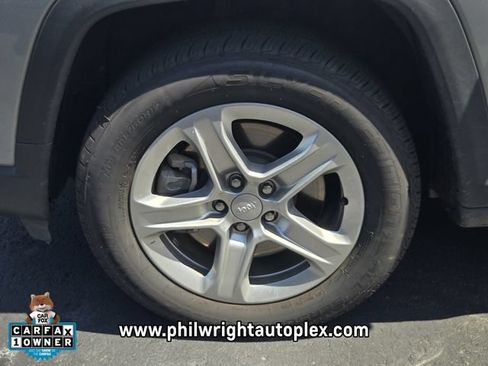 Used 2023 Jeep Compass Latitude w/ Convenience Group AWD/4WD image 4