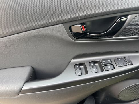 Used 2020 Hyundai Kona Limited image 9