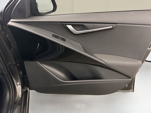 Used 2024 Kia Niro EX w/ EX Cold Weather Package image 33