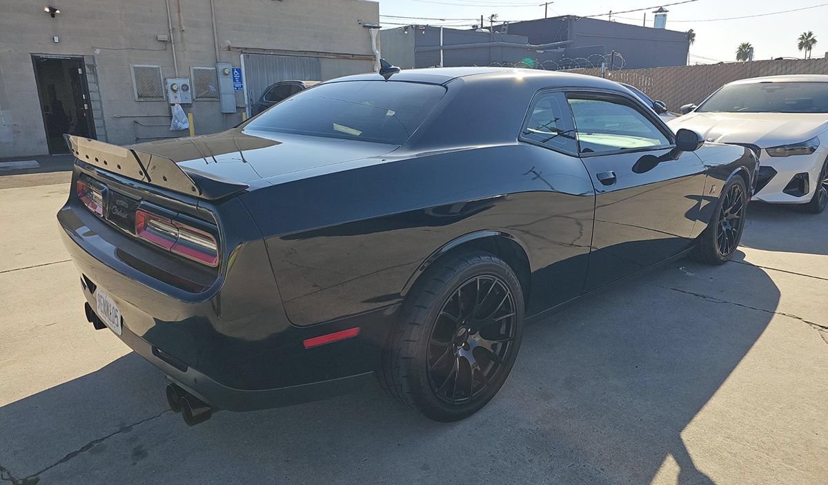 Used 2015 Dodge Challenger R/T Scat Pack w/ Leather Interior Group RWD image 4