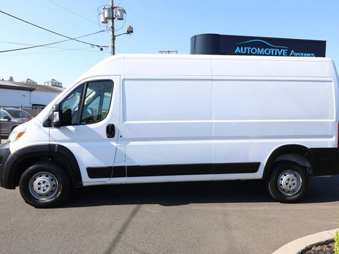 Used 2023 RAM ProMaster 2500 FWD image 2