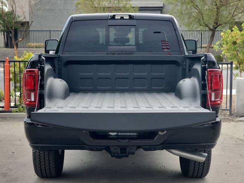 Used 2025 RAM 2500 Laramie AWD/4WD image 23
