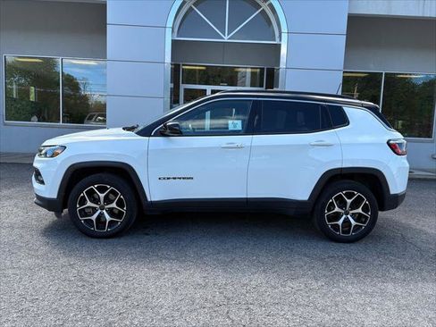 Certified 2025 Jeep Compass Limited AWD/4WD image 2