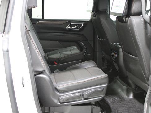 Used 2024 Chevrolet Suburban High Country w/ Advanced Technology Package AWD/4WD image 36