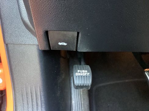 Used 2019 Dodge Challenger SRT Hellcat Redeye image 51