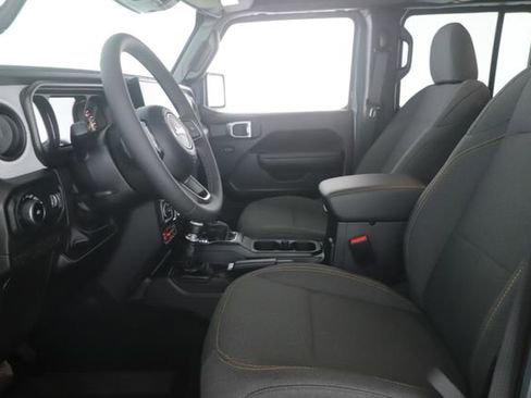 Used 2026 Jeep Wrangler Unlimited Sport AWD/4WD image 16