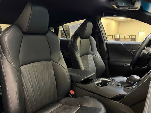 Certified 2021 Toyota Venza XLE image 10