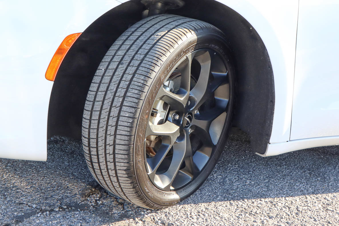 Used 2025 Chrysler Pacifica Limited FWD image 17