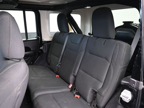 Used 2022 Jeep Wrangler Unlimited Sport w/ Xtreme Recon 35" Tire Package AWD/4WD image 31