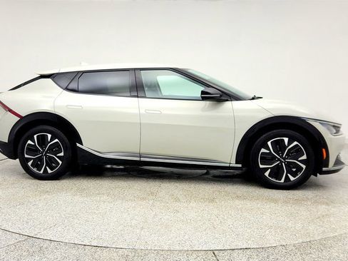 Used 2022 Kia EV6 Wind image 4