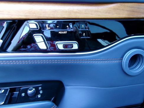 Used 2022 Jeep Grand Wagoneer Series II w/ Convenience Group III image 13