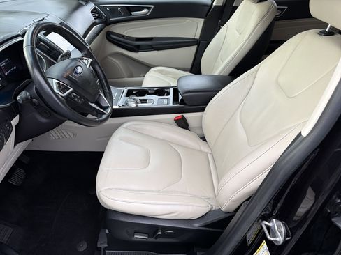 Used 2019 Ford Edge Titanium image 9