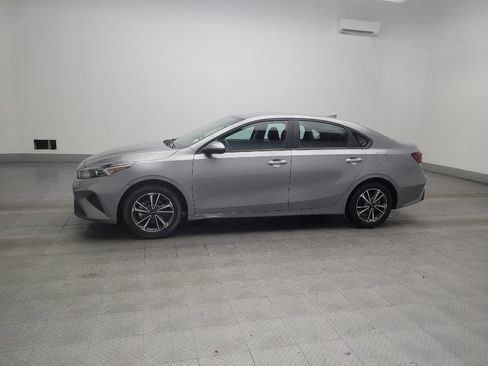 Used 2023 Kia Forte LXS w/ LXS Technology Package FWD image 2
