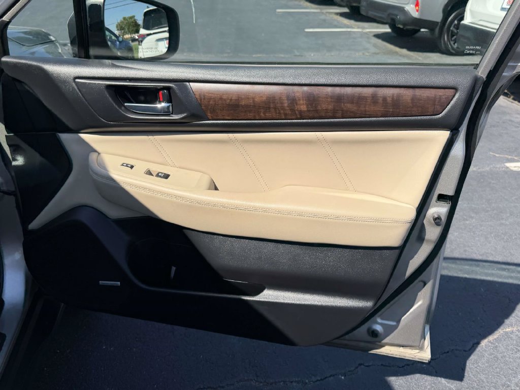 Used 2019 Subaru Outback 3.6R Limited AWD/4WD image 10