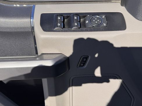 Used 2022 Ford F550 2WD Crew Cab Super Duty image 15