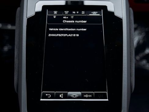 Used 2023 Lamborghini Huracan EVO image 67