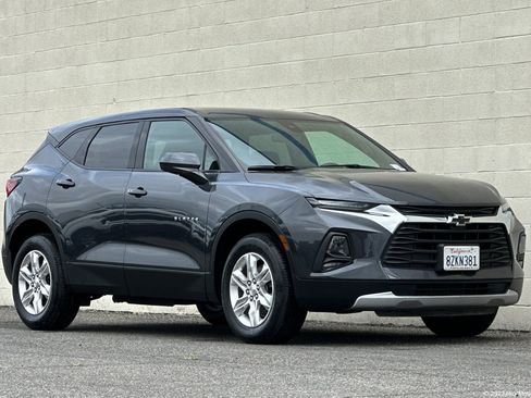 Certified 2022 Chevrolet Blazer LT w/ LPO, Black Grille Bar Package image 1