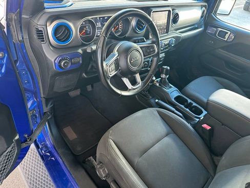 Used 2020 Jeep Wrangler Unlimited Sahara AWD/4WD image 13
