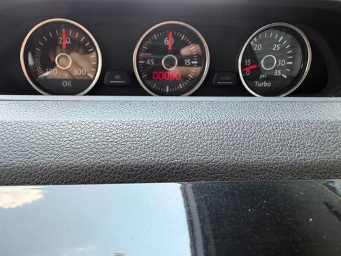 Used 2013 Volkswagen Beetle Turbo FWD image 17