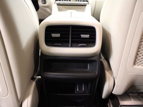 Used 2023 Mercedes-Benz GLE 350 4MATIC w/ Premium Package image 35