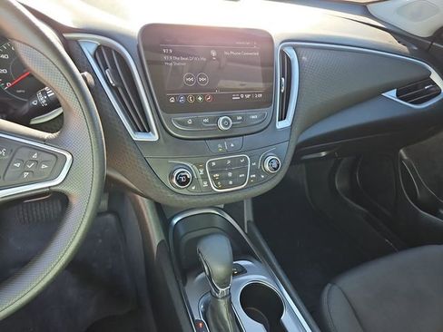 Used 2024 Chevrolet Malibu LT image 11