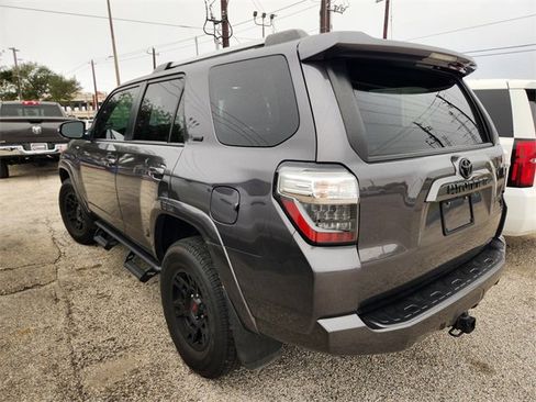 Used 2023 Toyota 4Runner SR5 Premium image 4
