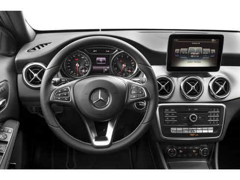 Used 2019 Mercedes-Benz GLA 250 4MATIC image 4