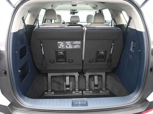New 2026 Kia Carnival EX FWD image 35