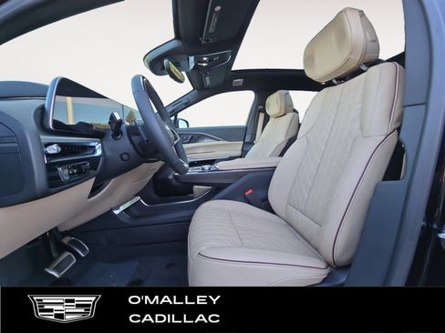 New 2026 Cadillac Lyriq Signature Luxury image 10