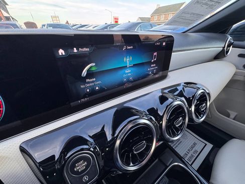 Used 2019 Mercedes-Benz A 220 4MATIC image 23