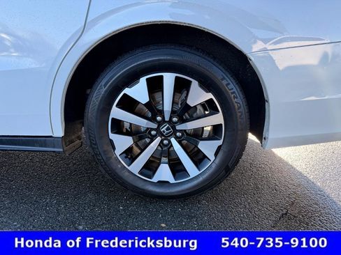 Certified 2025 Honda Odyssey EX-L image 12