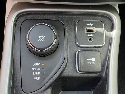 Used 2018 Jeep Compass Latitude w/ Popular Equipment Group AWD/4WD image 20