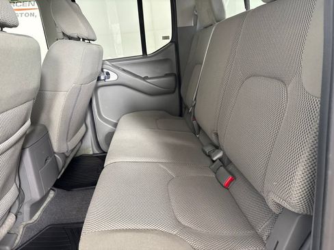 Used 2016 Nissan Frontier SV RWD image 21