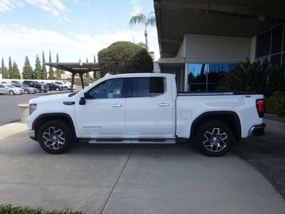 New 2026 GMC Sierra 1500 SLT w/ SLT Premium Package