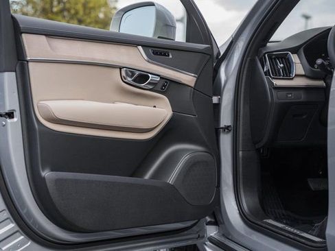 New 2026 Volvo XC90 B6 Plus w/ Protection Package Premier image 37