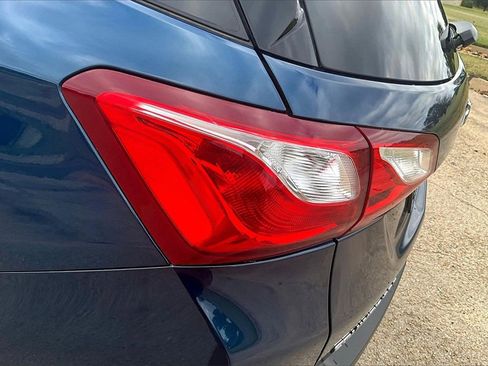 Used 2020 Chevrolet Equinox LT image 32