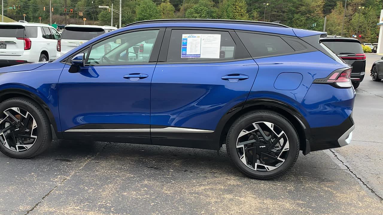Used 2025 Kia Sportage SX FWD image 2