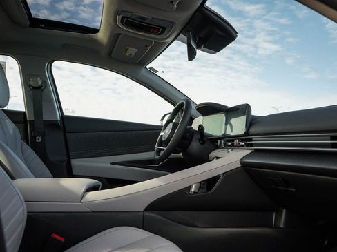 New 2026 Hyundai Elantra Limited image 9