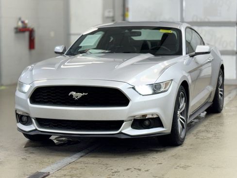 Used 2015 Ford Mustang Premium image 3