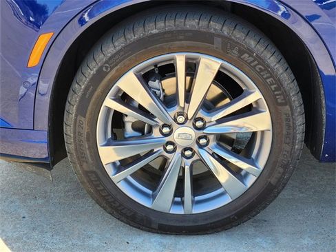 Used 2023 Cadillac XT6 Premium Luxury w/ Technology Package image 10